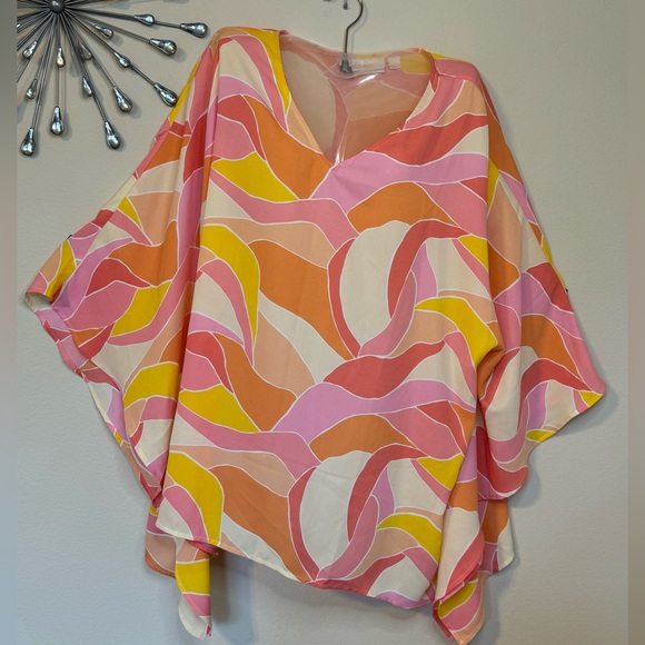 Beautiful Belle Semi Fitted Stitched Down Sides Tunic Poncho Top 1X - Picture 6 of 7